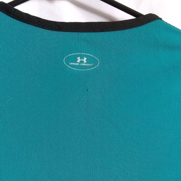 Under Armour reversible top - Picture 6 of 11
